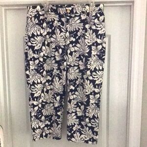 Chaps Floral Print Capris. NWOT